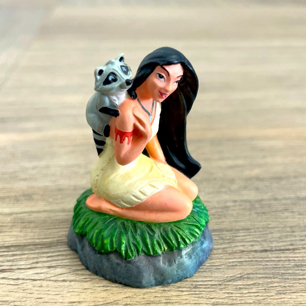 Lenox Disney Magic Thimble Collection - Pocahontas and Meeko